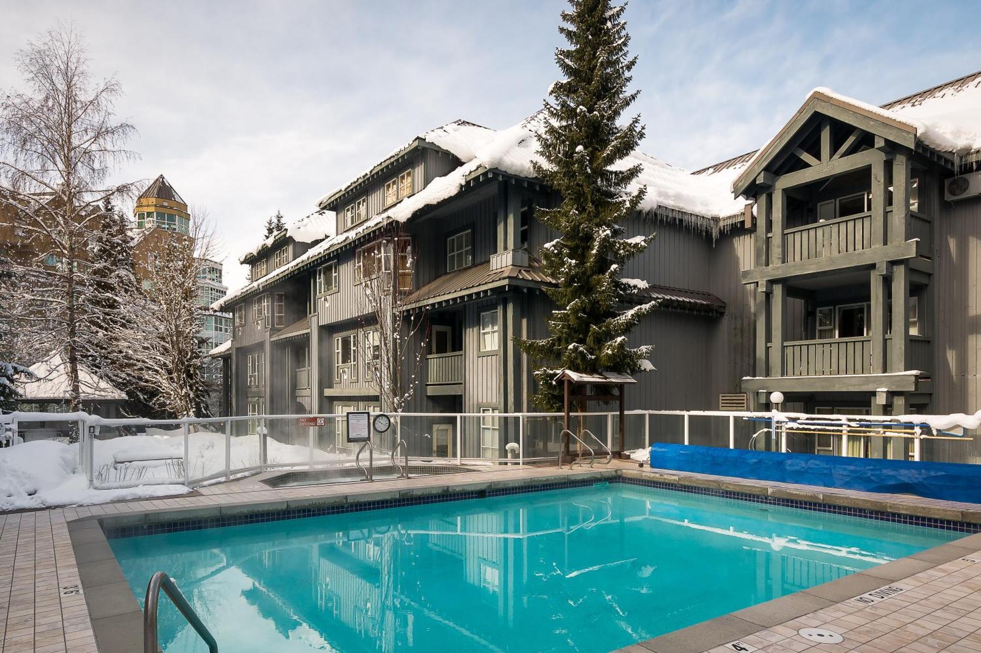 Glacier Lodge Whistler Room photo
