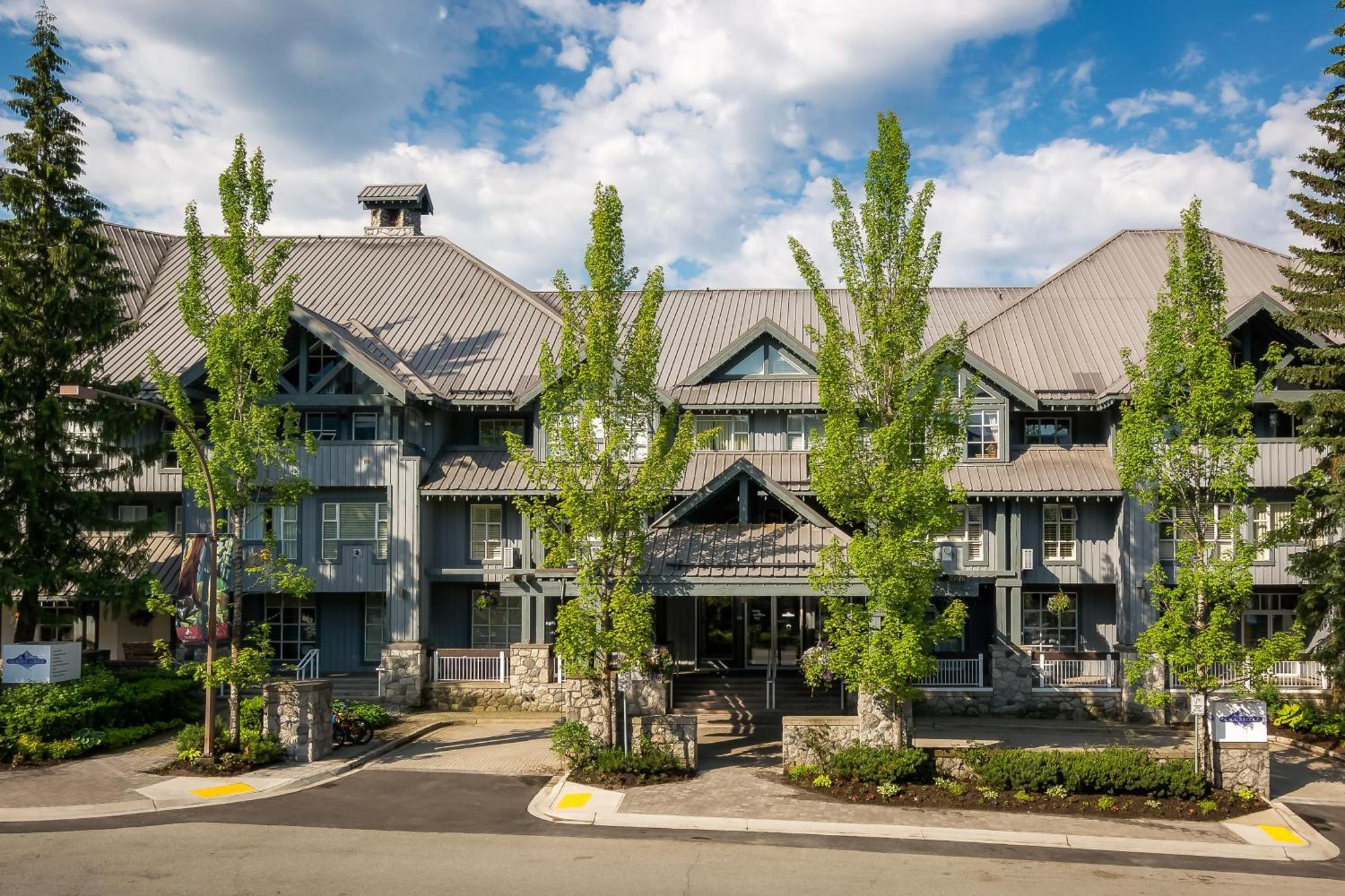 Glacier Lodge Whistler Room photo