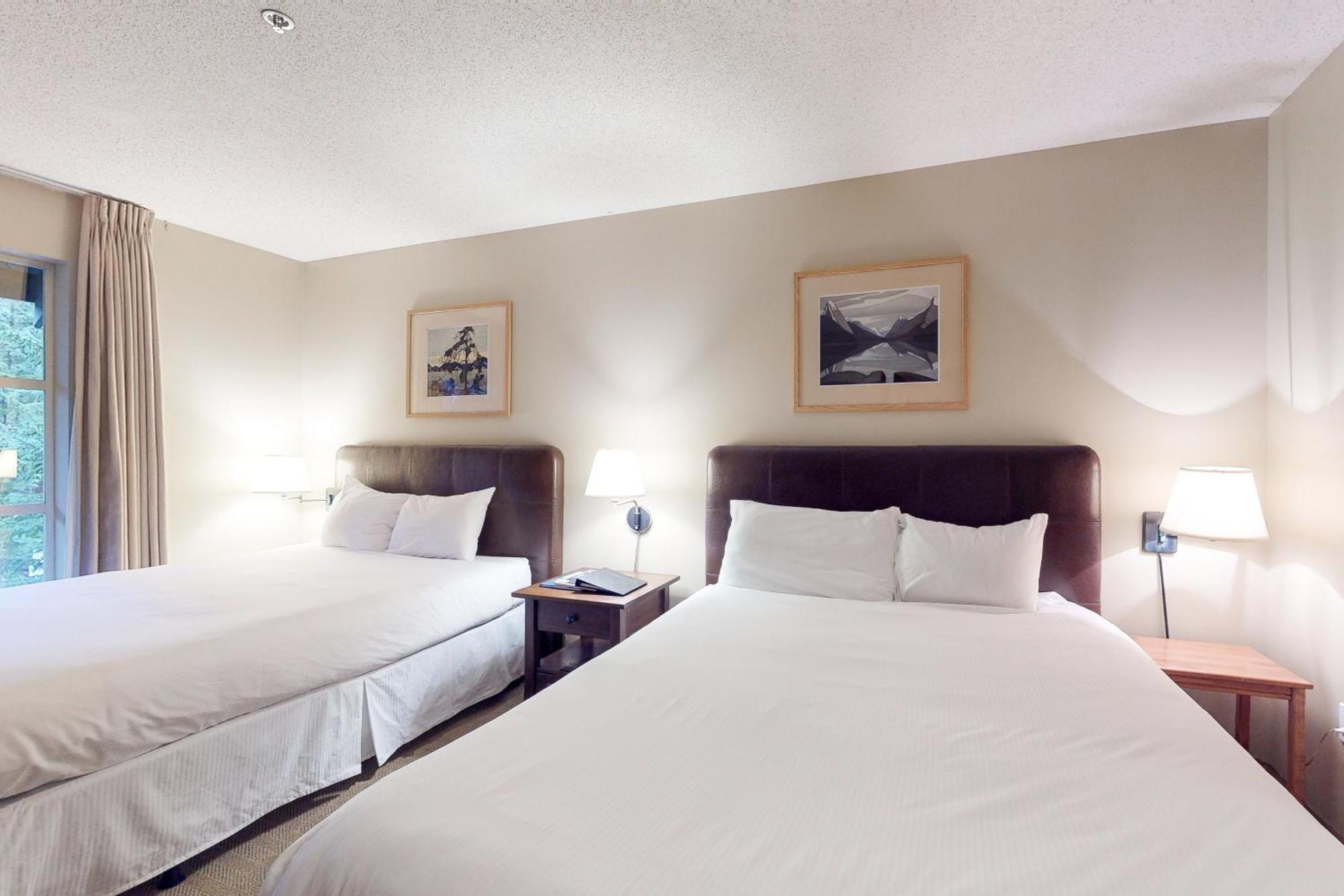 Glacier Lodge Whistler Room photo