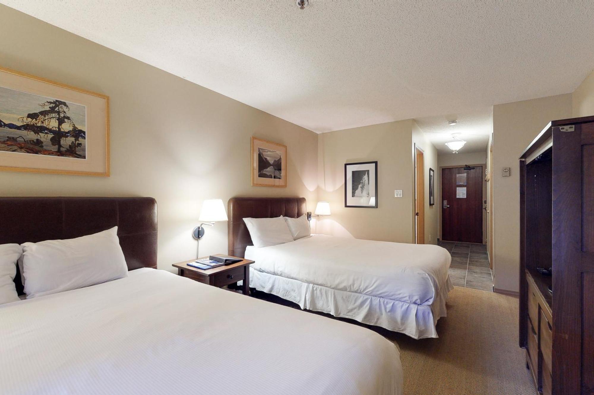 Glacier Lodge Whistler Room photo