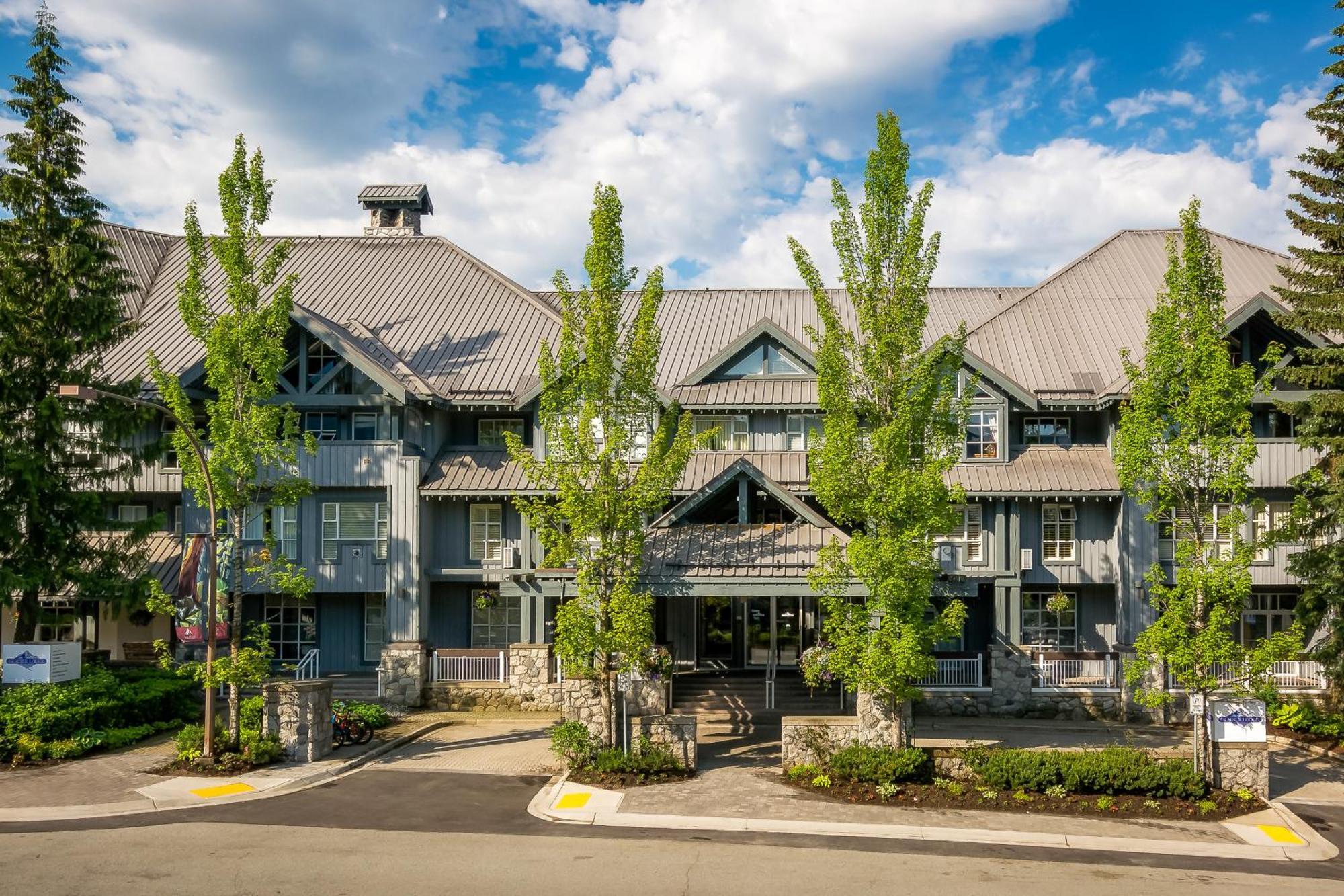 Glacier Lodge Whistler Exterior photo